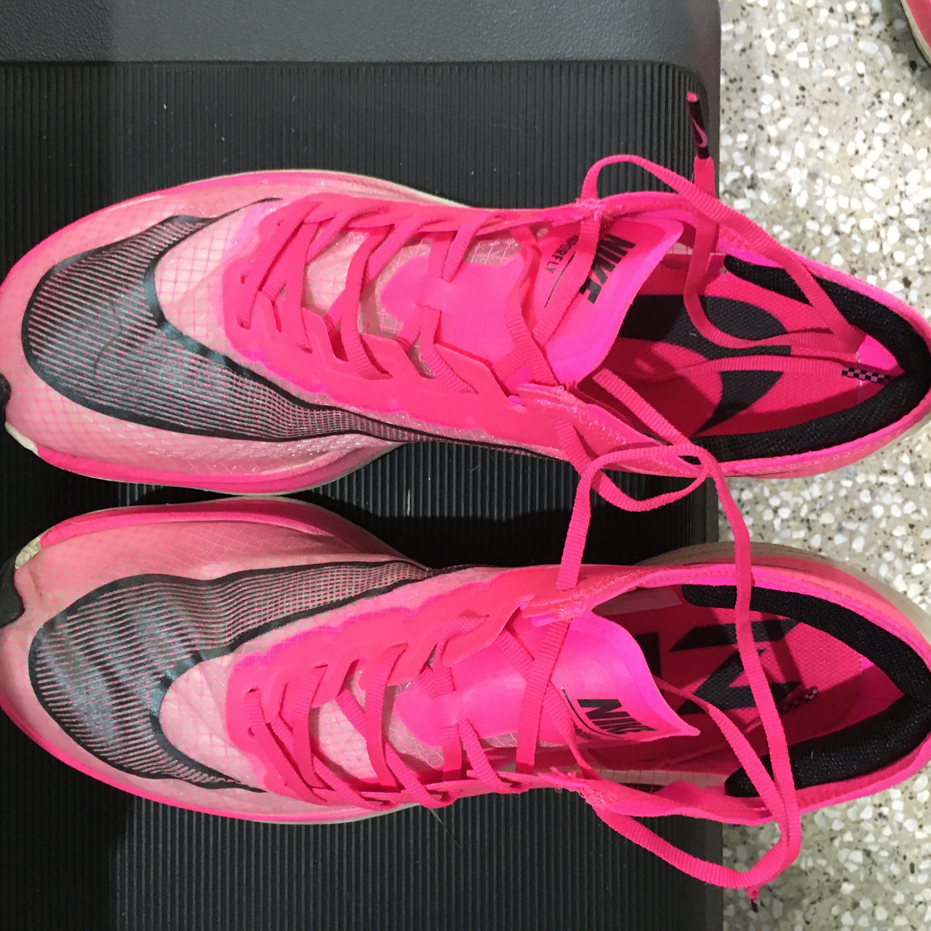 Offset lacing releases pressure on forefoot