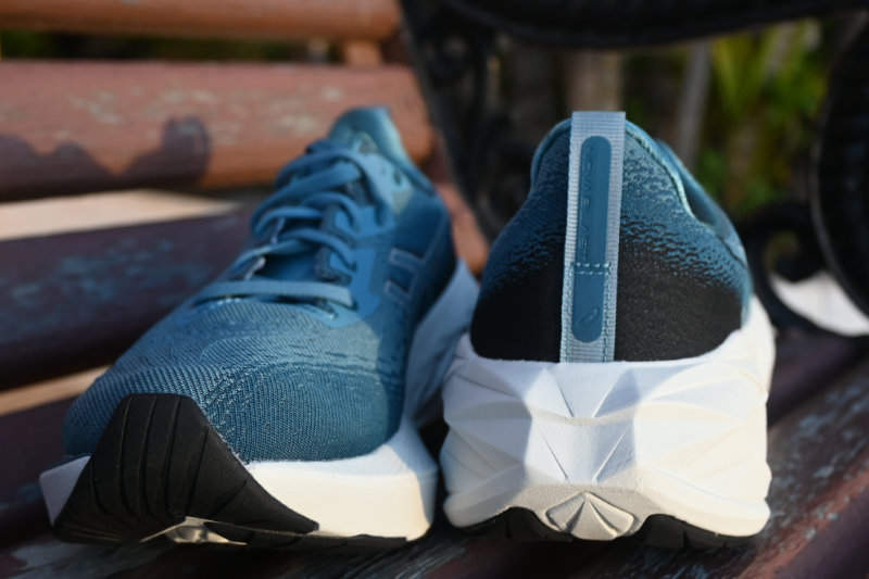 Wide midsole offers very good stability