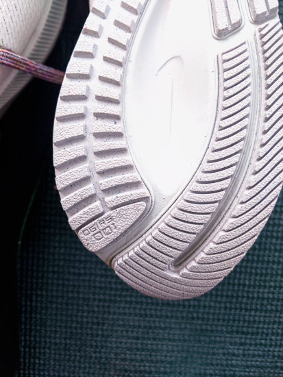 Bottom half uses highly durable rubber